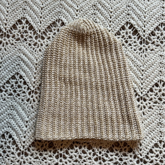 Love Your Melon Two Pack Tan Knit Beanie & White Knit Beanie Thick Crochet - Picture 3 of 8